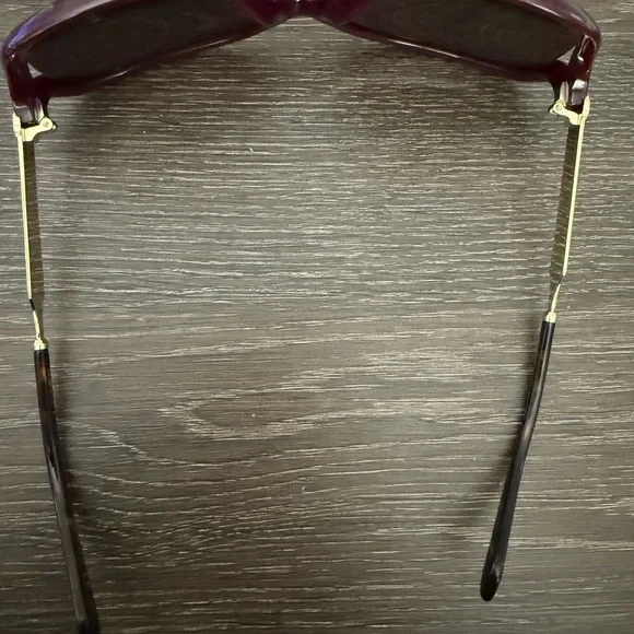 Gucci Red Round Sunglasses with Gradient Lenses - Picture 2 of 6